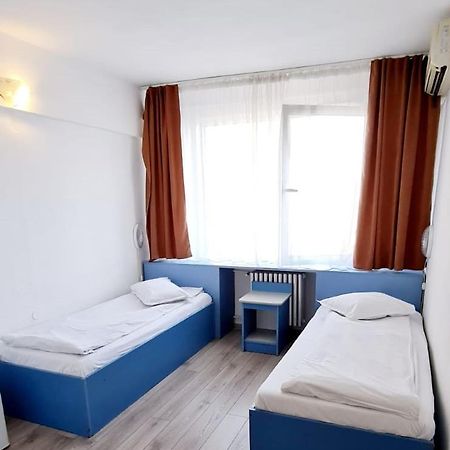 Hotel Victoria Jászvásár Kültér fotó