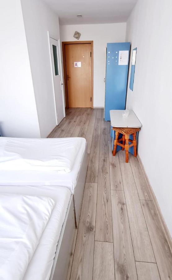 Hotel Victoria Jászvásár Kültér fotó