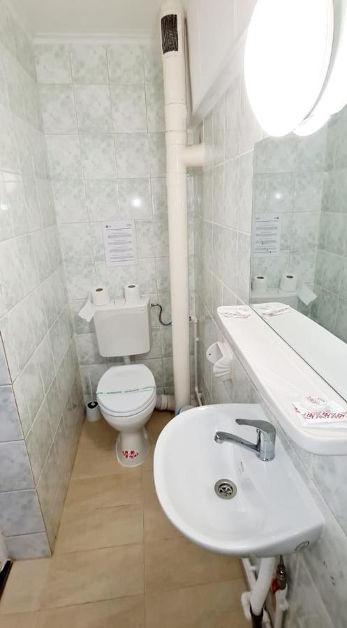 Hotel Victoria Jászvásár Kültér fotó