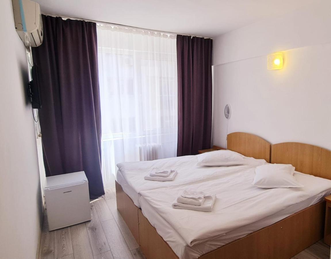 Hotel Victoria Jászvásár Kültér fotó