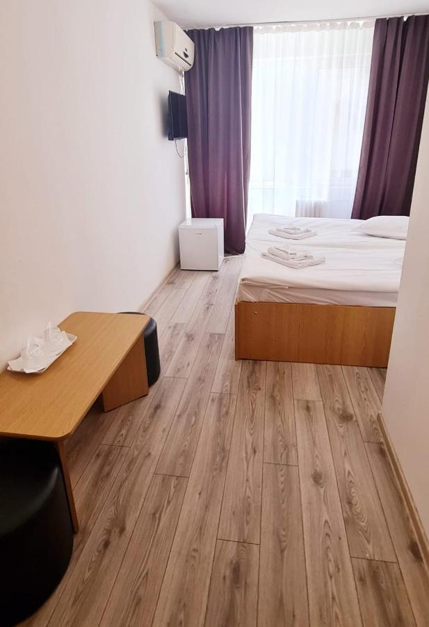 Hotel Victoria Jászvásár Kültér fotó