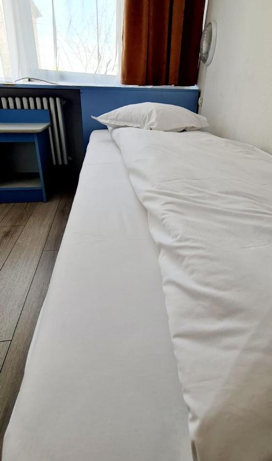 Hotel Victoria Jászvásár Kültér fotó