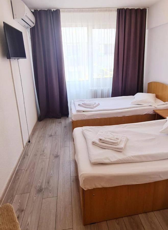 Hotel Victoria Jászvásár Kültér fotó