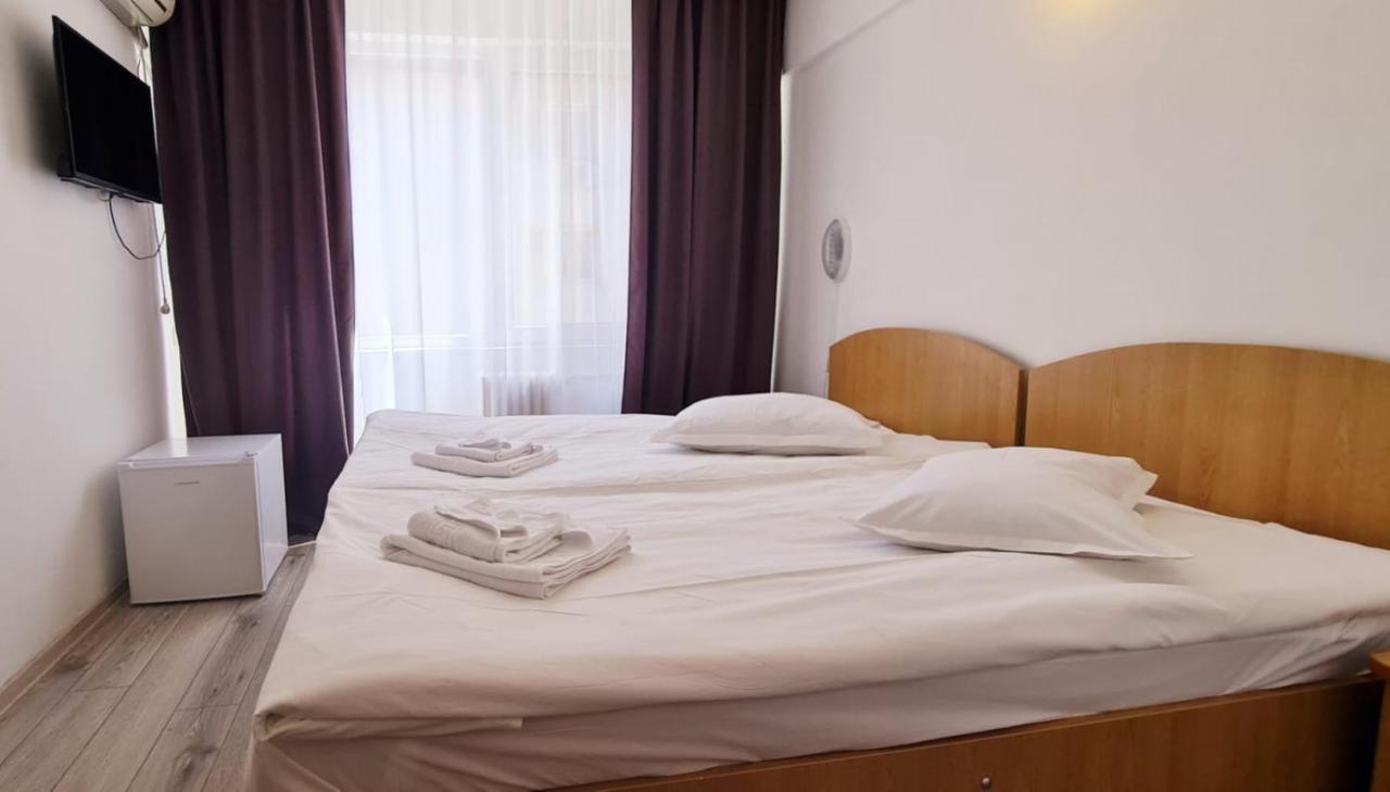 Hotel Victoria Jászvásár Kültér fotó